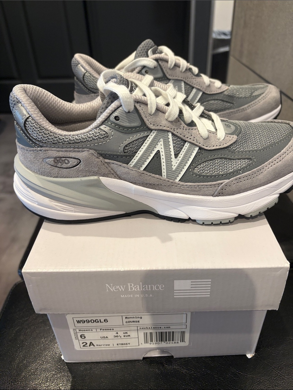 New Balance Women's 990v6 Grey Mesh & Suede size 6 2A (narrow)